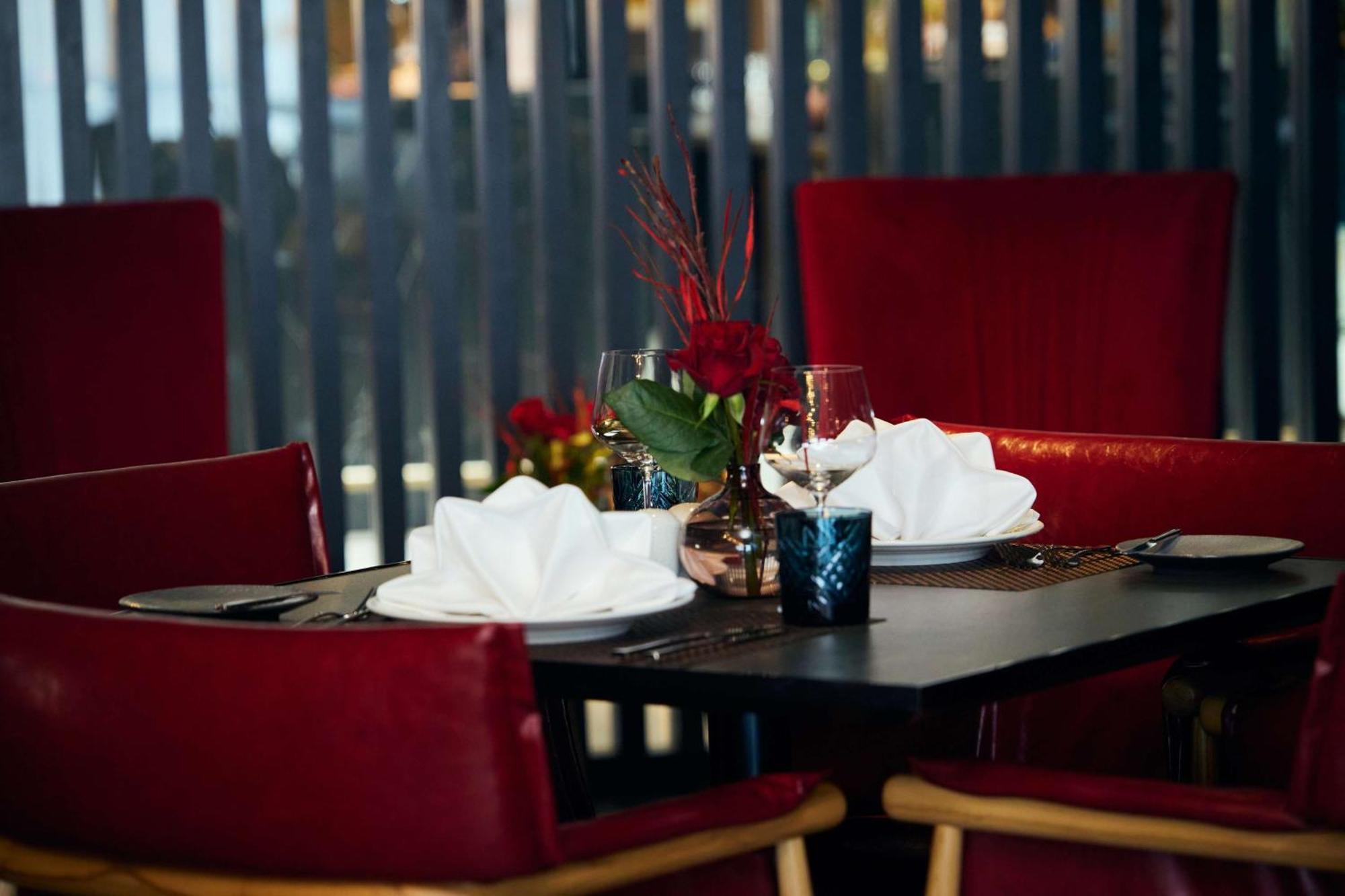 Hilton Kinshasa Hotel Exterior foto